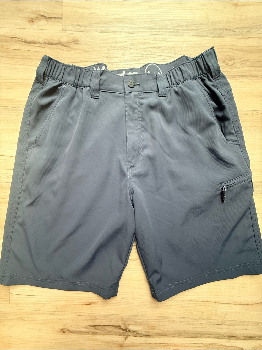 Wrangler Men’s Gray Cargo Shorts Size 36 Polyester 10” Inseam Zip Pockets
